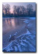 Soleil levant. Eau gelee. Delta de la Sauer